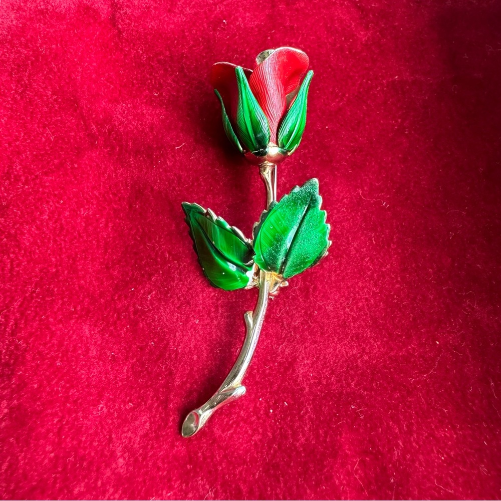 Giovanni  Pin Brooch Enamel
Gold Rose